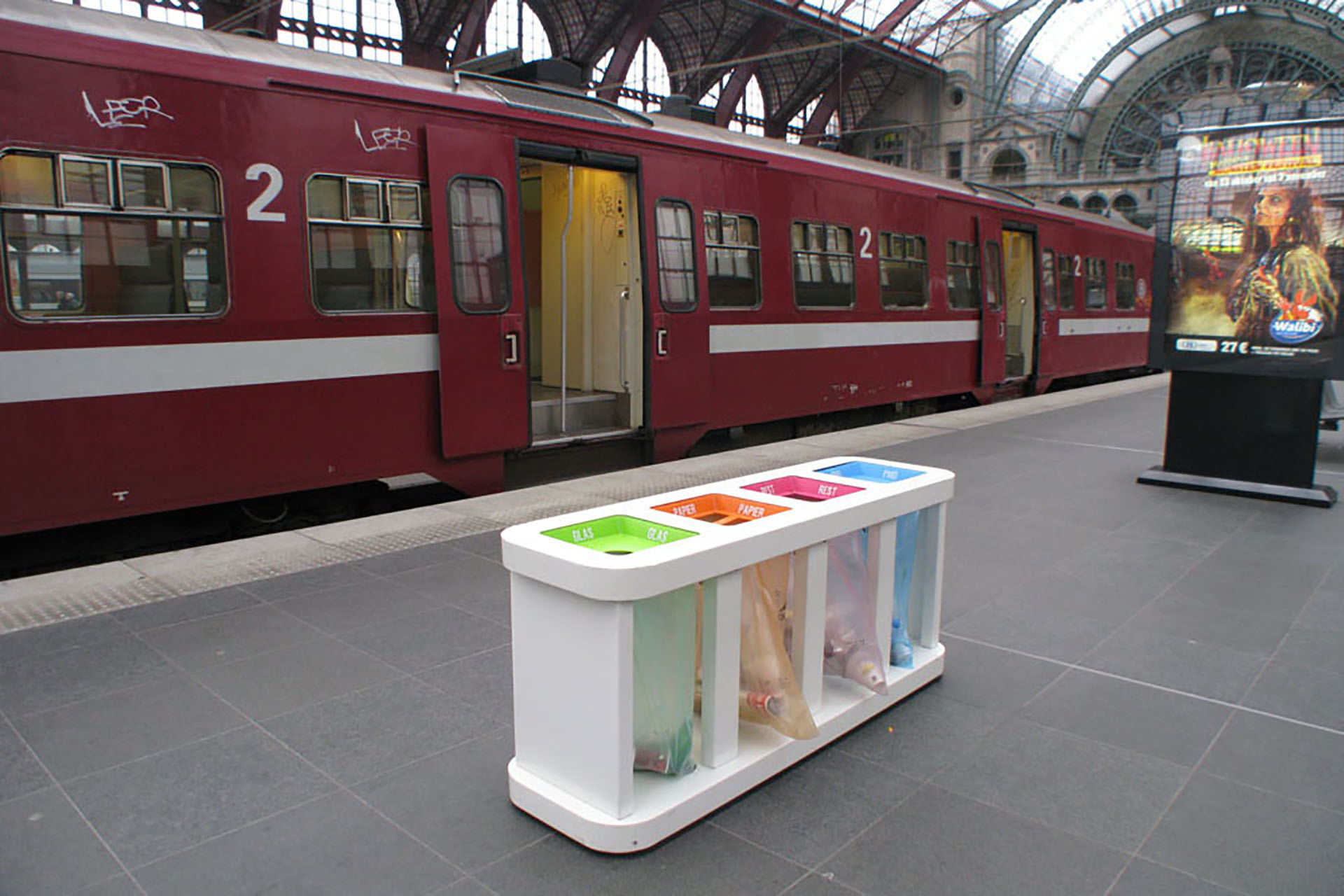 Afvalbakken stations Belgische Spoorwegen